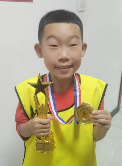 张峻瑀